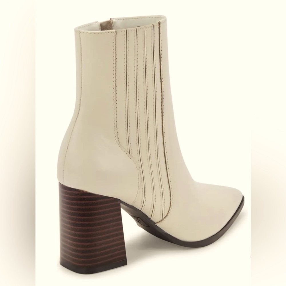 NEW!!! blondo waterproof boots 8       They Are 8.5 But Run A Half Size Small!!!